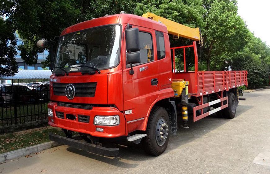 東風(fēng)單橋6.3噸隨車(chē)吊底盤(pán)